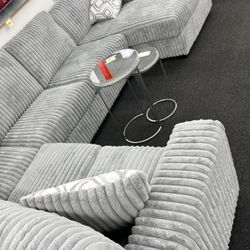 Stylish Deep Chaise Sectional!