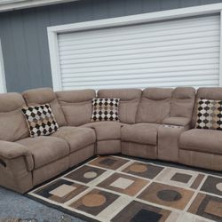 Large Tan Reclining Sectional Sofa w/ Cup Holders – Super Comfortable