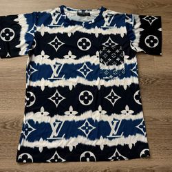 Lv Tshirt Size Medium 