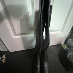 Michael Kors Boots (Size 6)