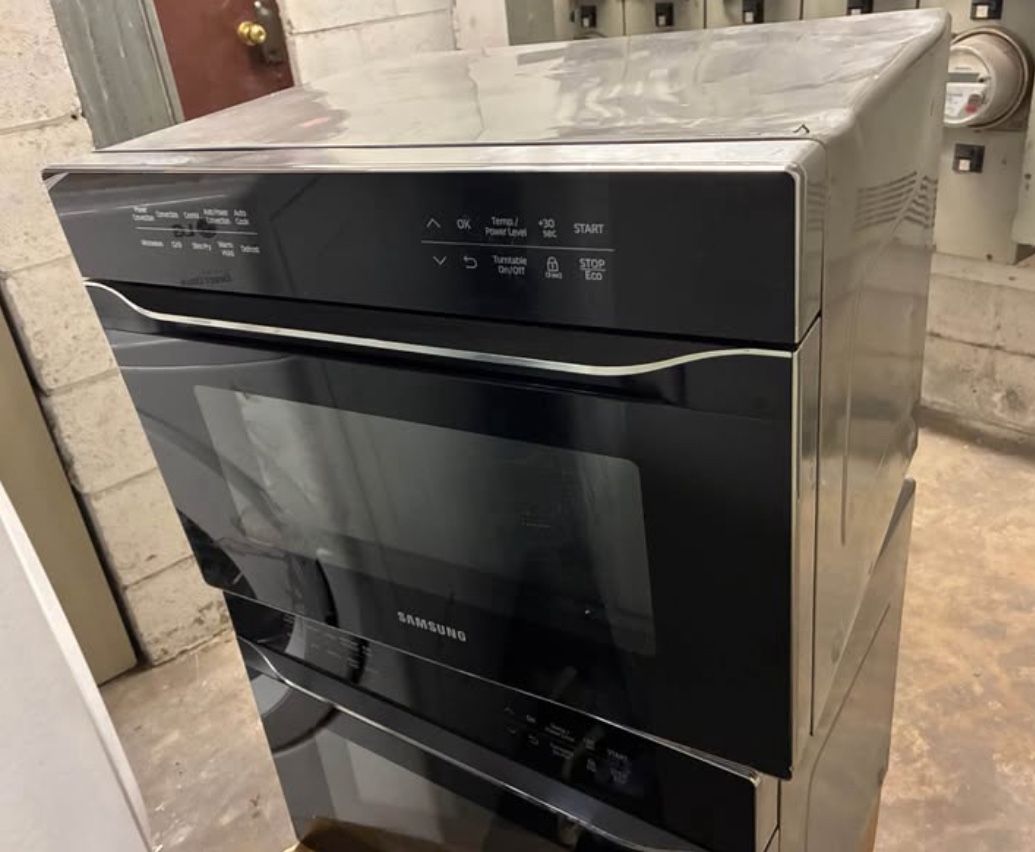 Counter top or built in microwave Samsung 24 inch