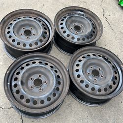 17’’ Nissan rogue rims