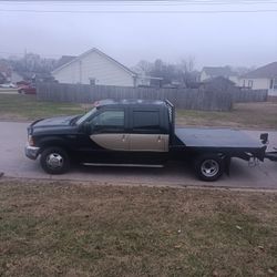 Black Steel Fifth Wheel Bed