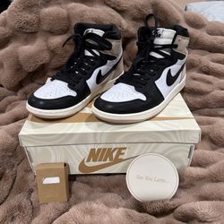 Woman’s Air Jordan 1 Retro High OG Latte’s