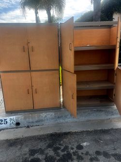 Free Large locking cabinets with keys