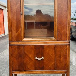 1920s Vintage Art Deco Tiger Oak Curio / Display Cabinet w Original Glass