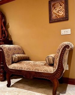 ✨ AICO By MICHAEL AMINI Chaise Lounge in Vintage Style (Upholstered Bench) ✨ Elegante Cheslon ( Banco para Cuartos y Salas)