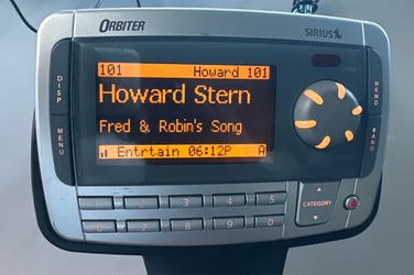 Sirius Orbiter SB4000 Radio Receiver With “Lifetime” Subscription And Car Kit