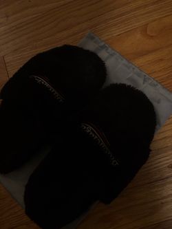 Balenci fur slides