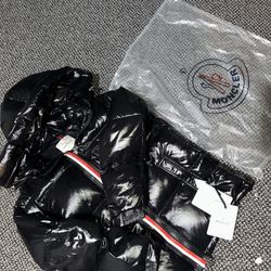 Moncler Size 5 (XL Fix Like L Too)