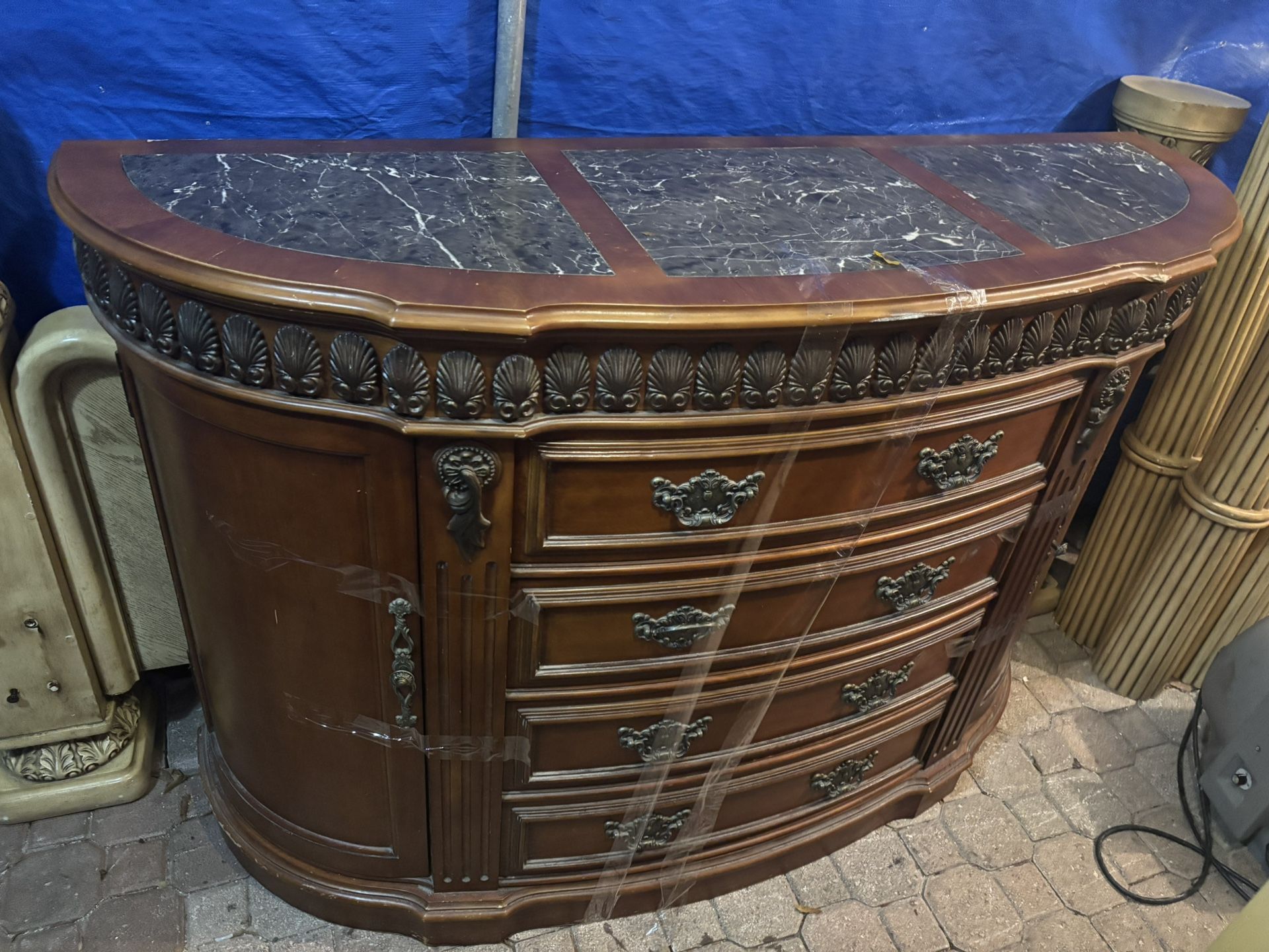 dresser buffet
