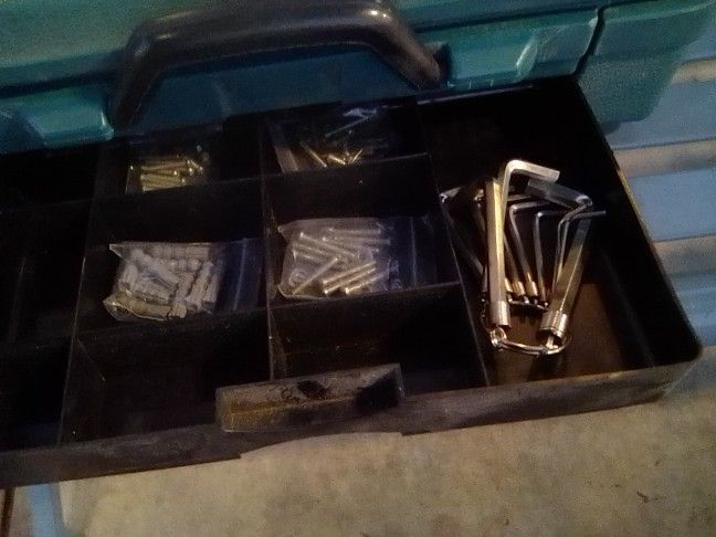 Approx 60+ Piece Standard Socket/Ratchet Screwdriver Still Bit Set