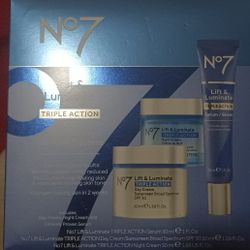 No 7 Lift And Laminate Skincare System 