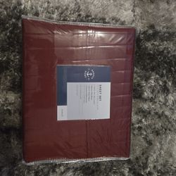 Brand new Habor Home 4 piece queen  fitted sheet set Burgundy 
