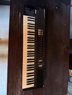 Native Instruments Komplete Kontrol S61 MIDI Keyboard