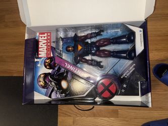 SDCC Exclusive 2011 - Marvel Legends 19" SENTINEL - GIANT CARDED in box