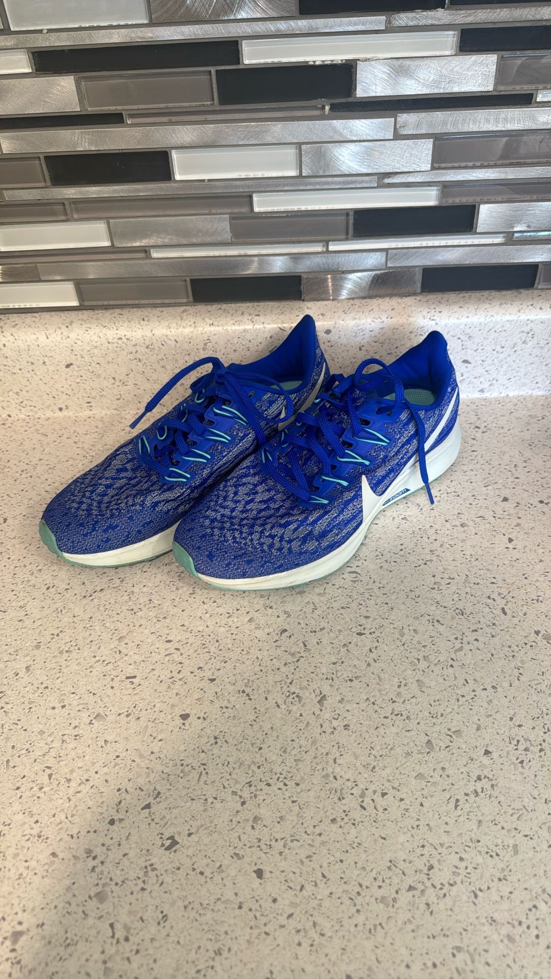 Nike Zoom Shoes Size 8