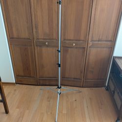 3097 Manfrotto Tripod / Quick Release Head Included 