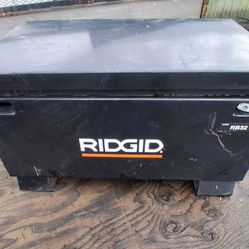 32 in. W x 19 in. H x 18 in. L Portable Jobsite Box  RIDGID