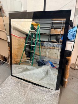Free Black Lacquer frame Mirror from City Furniture 40 x 51