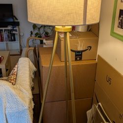 Tripod floor lamp (Gold)