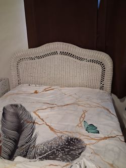 Headboard.   Full/ Queen size