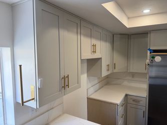Grey shaker cabinets