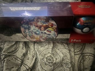 Pokemon 2025 Hoilyday Box