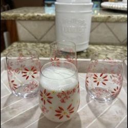 set of 4 old world Temp -tation pattern glasses (cranberry red)