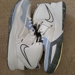 Nike Kyrie Infinity Size 10.5 Men 