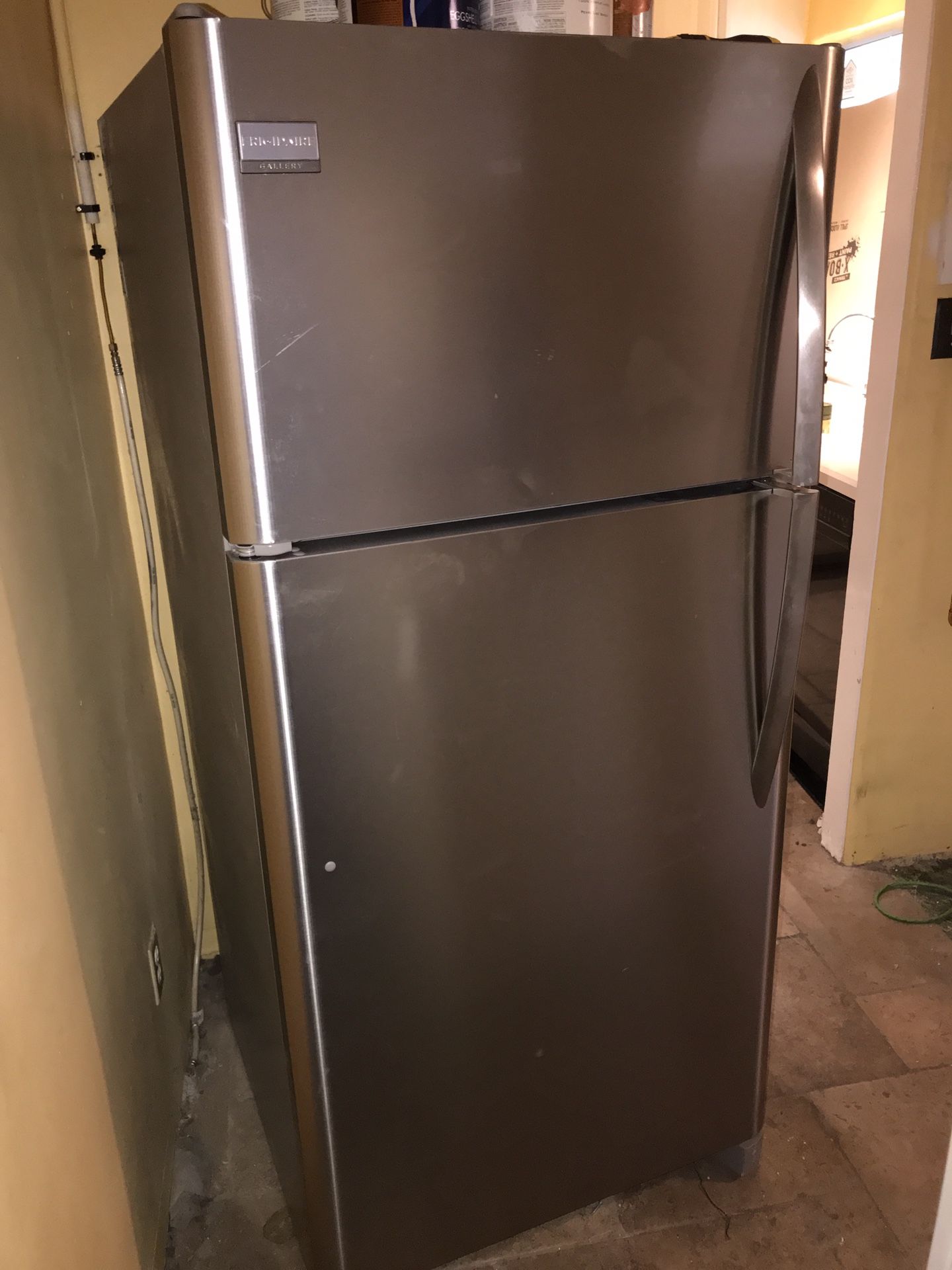 Frigidaire Refrigerator works great! Freezer too.