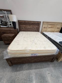 4 PC QUEEN BEDROOM SET