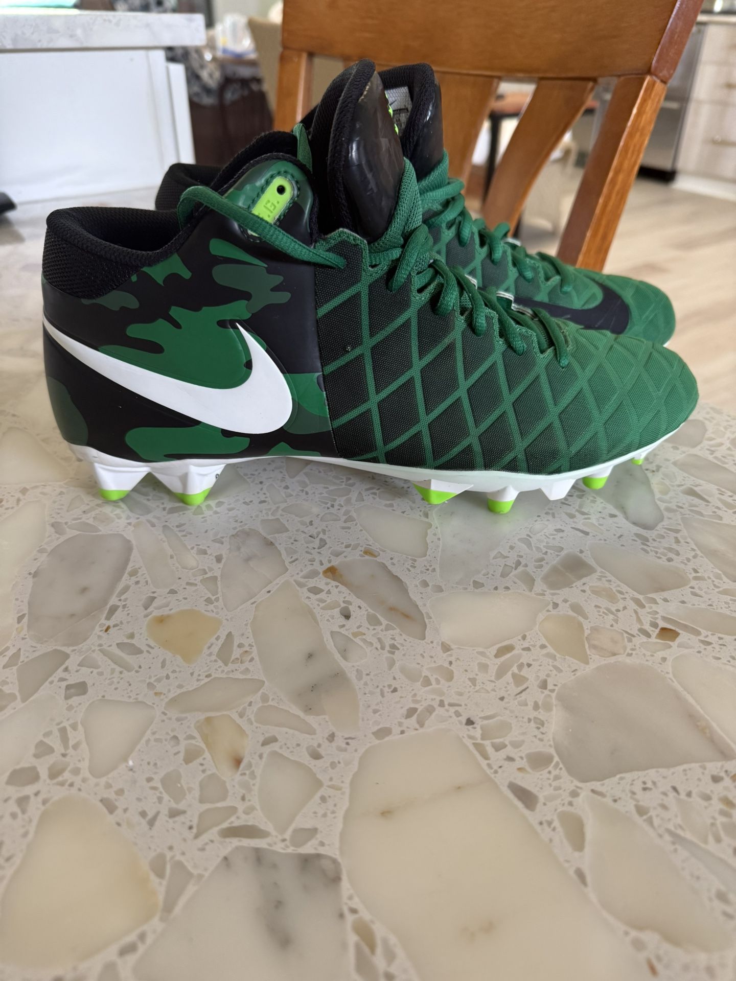 Nike Field Pro TD