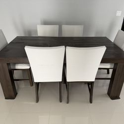 Dining table with 6 Chairs