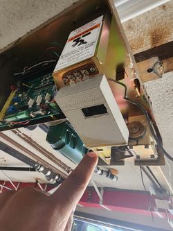 Electric gate stops halfway or won’t close? Same-day help for motor