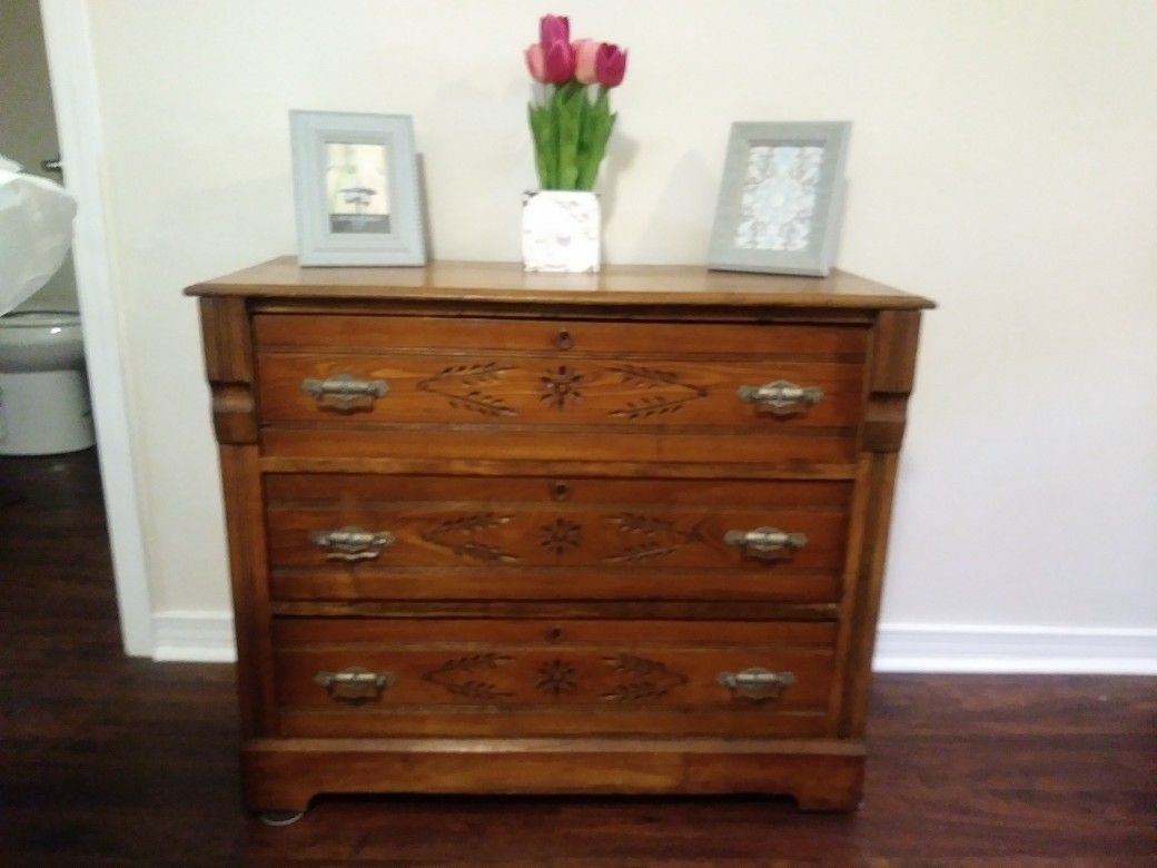 Antique Eastlake Spoon Carved Dresser