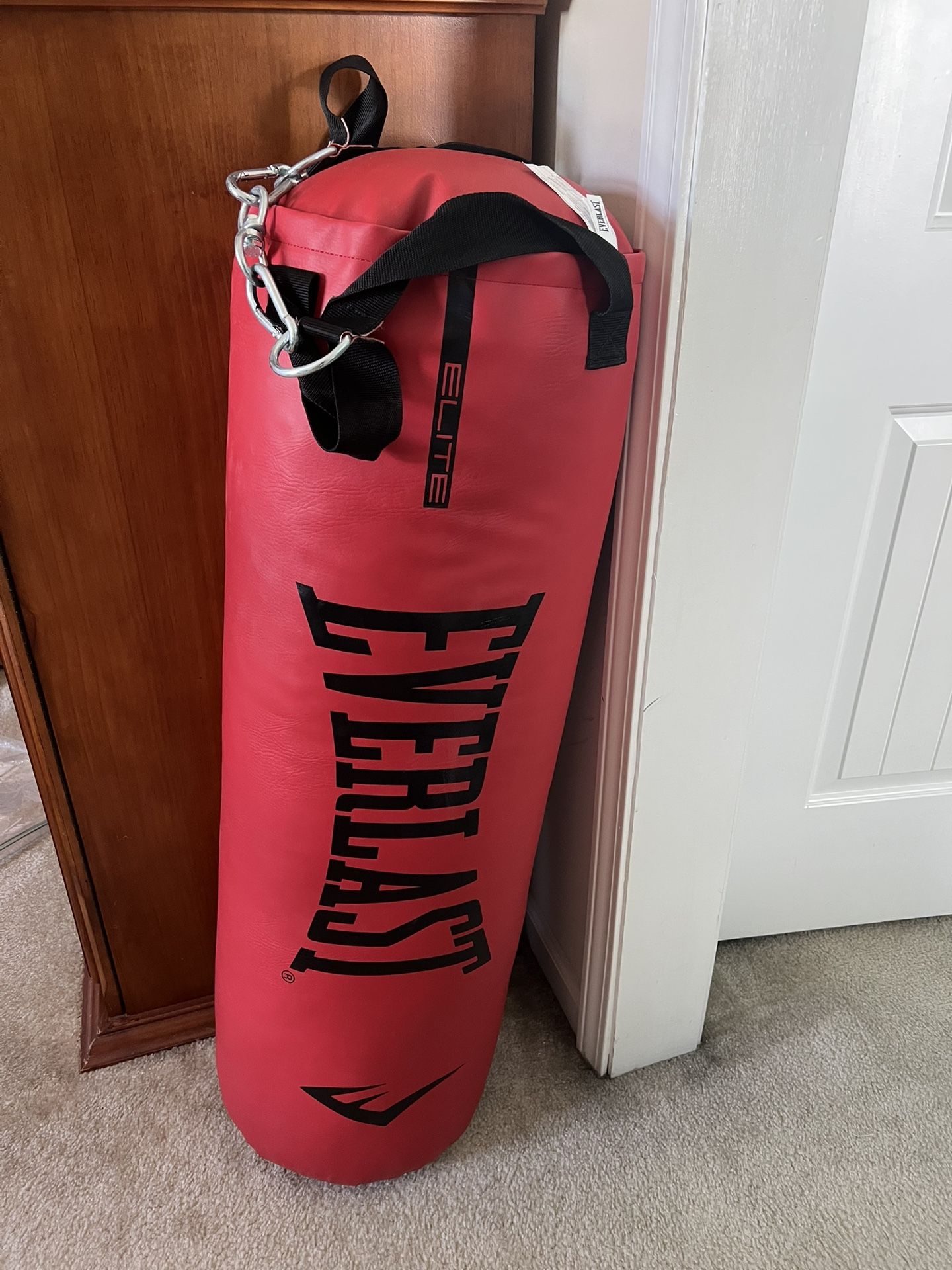 Everlast Nevatear 70lb Heavy Bag Kit