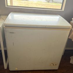 Chest Freezer (14 cu ft)