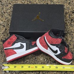 Nike Air Jordan 1 Retro OG Size 6C