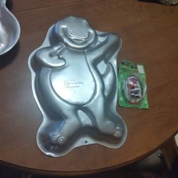 1993 Barney Wilton Cake Pan With Santa Decorator