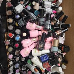 Nail Polishes/ Gel Polishes 