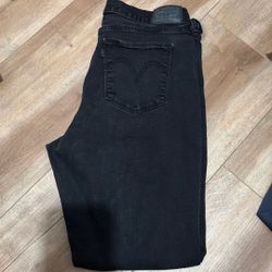 Women’s Levi Jeans Size 12   $5.00