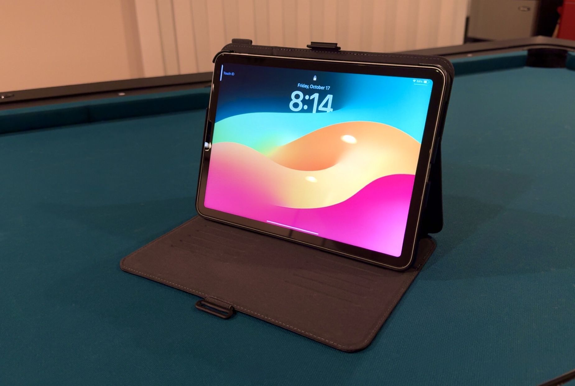 iPad Air 5th Gen (M1, 256GB, 11”) – Starlight – Like New + Screen Protector