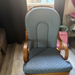 Wooden Rocking Chair 