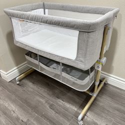 Baby Bassinet Bedside Sleeper, Crib with 360° Swivel Wheels