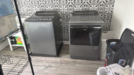 Whirlpool Stainless Steel Washer & Dryer Set
