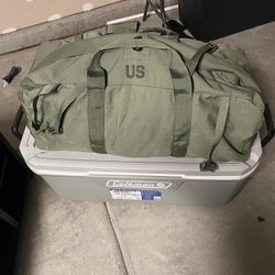 Army Duffle Bag W\ Uniforms  Med / Regular 