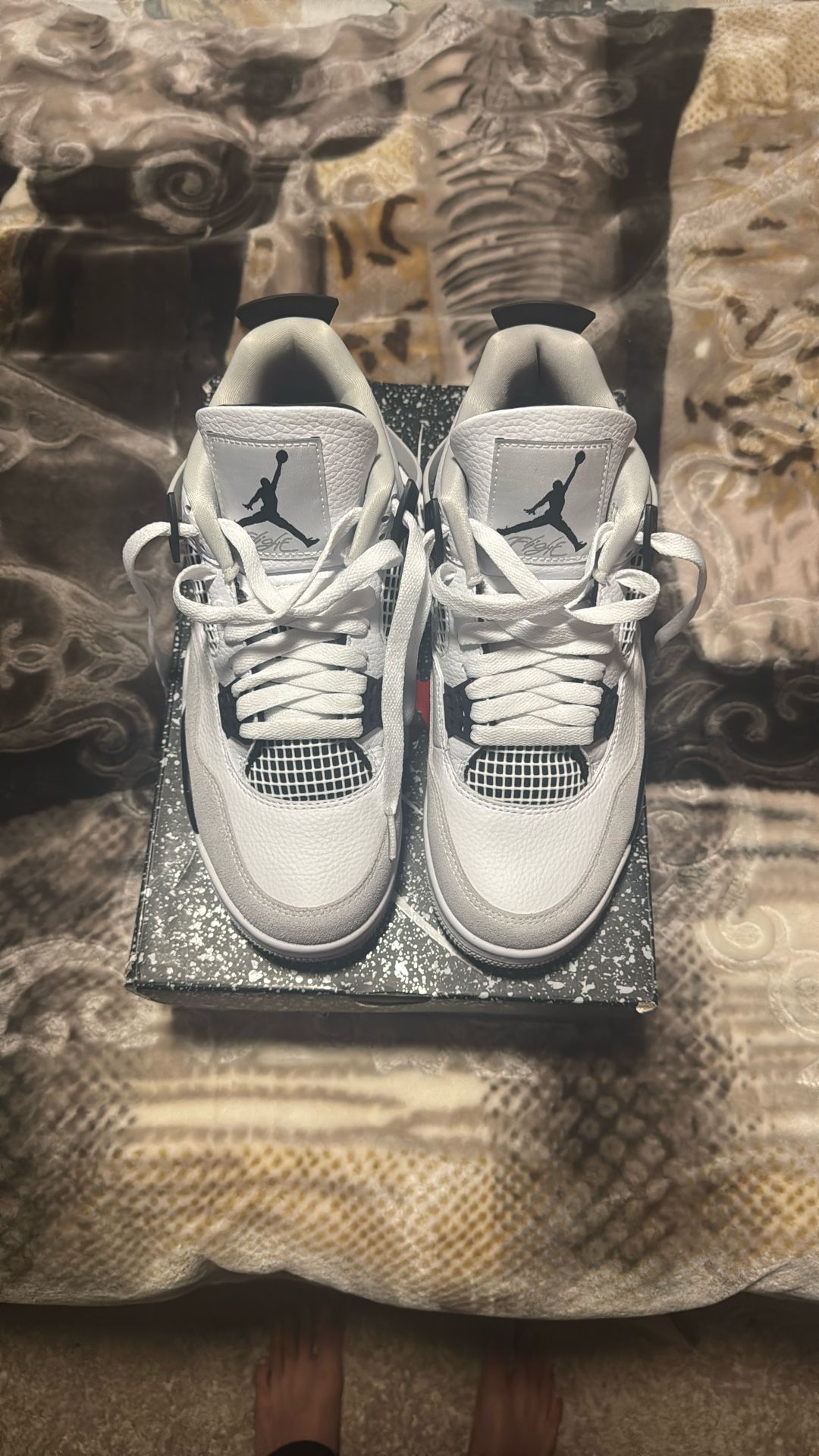 Air Jordan 4 Retro White/black Size 8 M