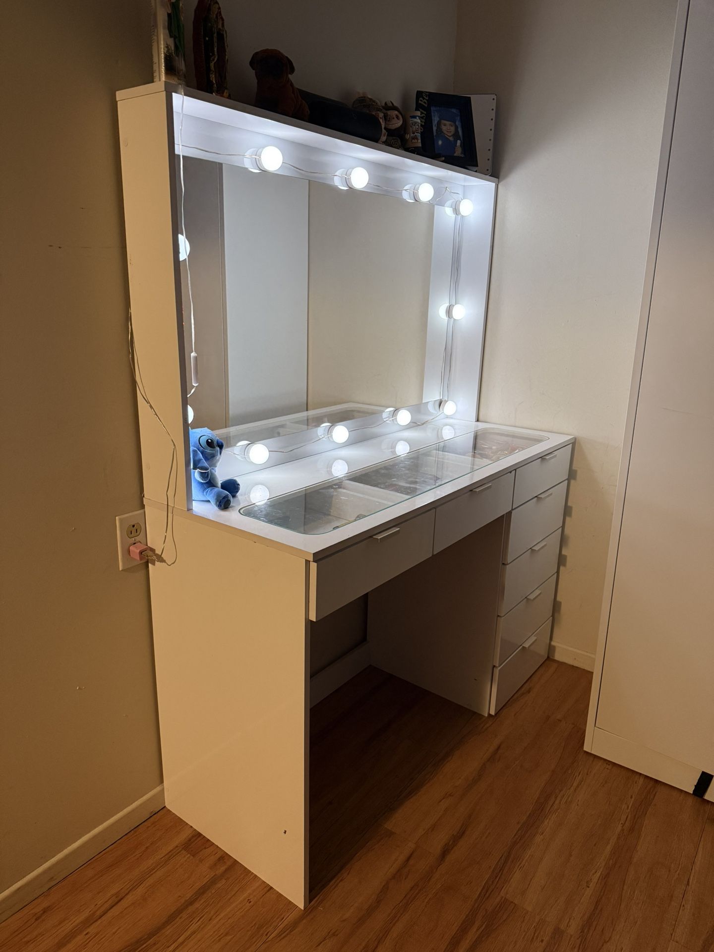 LED Mirror Makeup Vanity