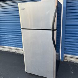 Tall REFRIGERATOR Frigidaire TOP FREEZER FRIDGE  * w/ WARRANTY * REFRIGERADOR Hielera 